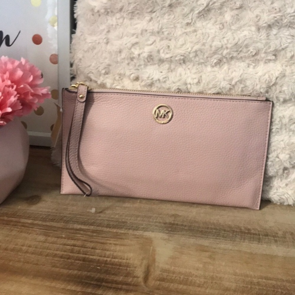 Michael Kors Fulton Large Zip Clutch wristlet